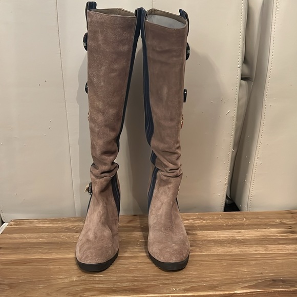 Women’s Designer Kenzo Taupe Suede Knee High Boots Size 6 - Picture 2 of 9